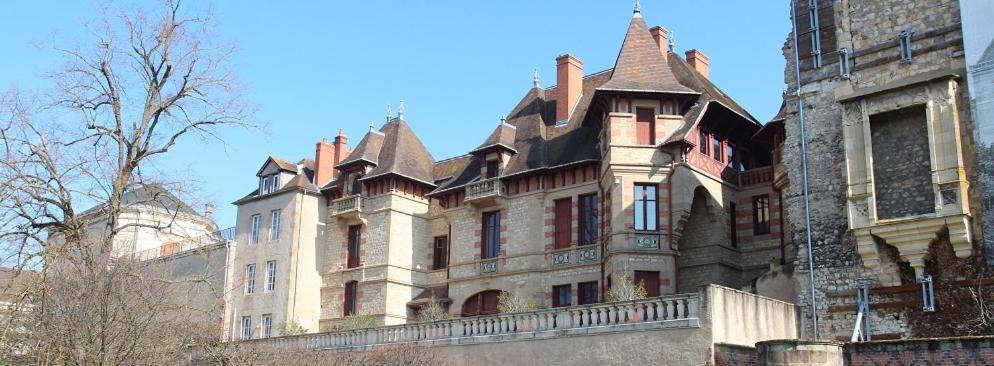 Bel Appartement En Coeur De Ville - 20 Minutes Du Pal Moulins  Exterior photo